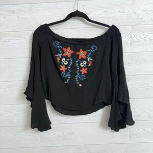 Byer California Women’s Black Rayon Embroidered Crop Top. Size S